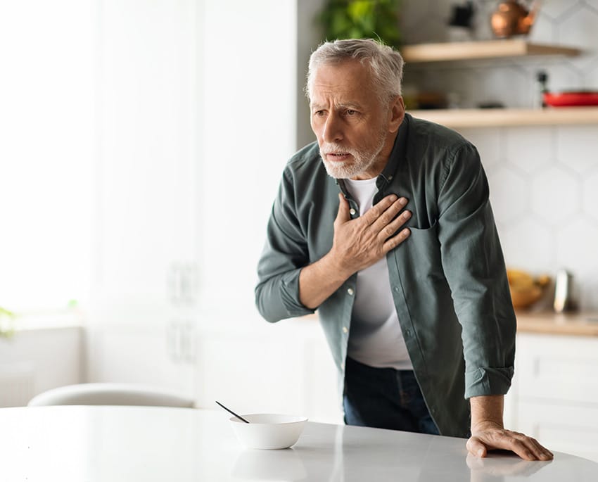 Asbestose, også kaldet stenlunger, er en kronisk lungesygdom, som skyldes ophobning af asbest i lungerne. Typisk fra at have indåndet asbestfibre fra asbeststøv