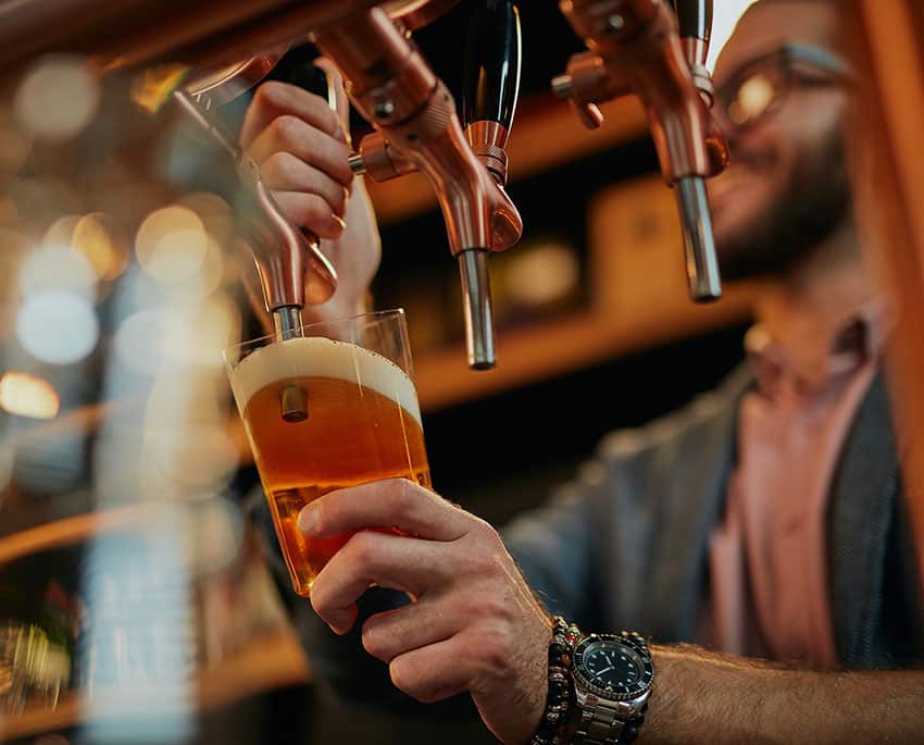 Kuldioxid opstår naturligt under gæringsprocesserne ved fremstilling af f.eks. brød, øl og vin