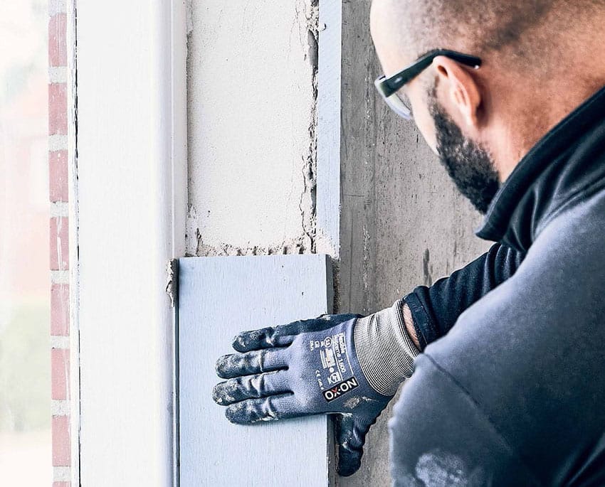 SkamoWall kan løse såvel isolerings- som fugtproblemer i dårligt isolerede vægge. Den særlige opbygning i selve isoleringspladerne, der er fremstillet af kalciumsilikat, trækker ikke blot fugt ud af en fugtig væg, men lader også eventuel fugt i dårligt udluftede rum ophobe sig i pladerne