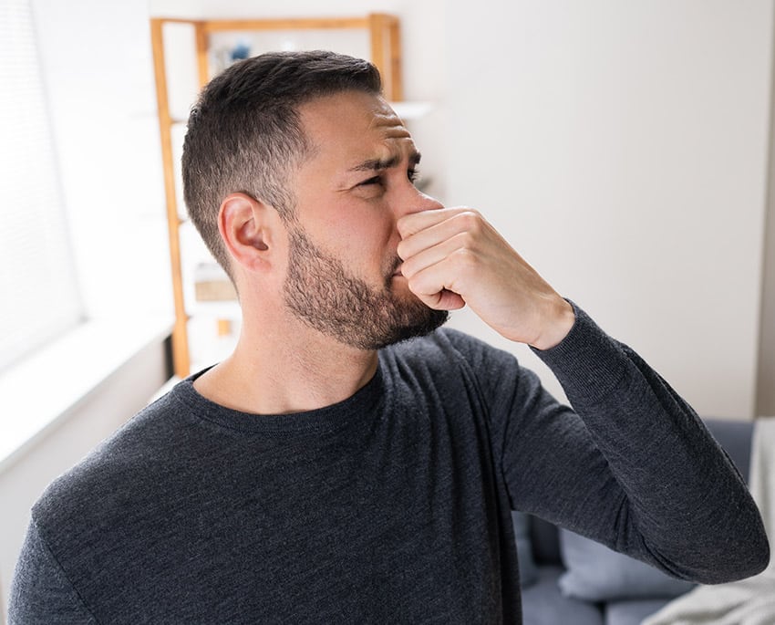 Langvarig eksponering for skimmelsvamp kan udvikle sig gradvist og give mere alvorlige symptomer over tid