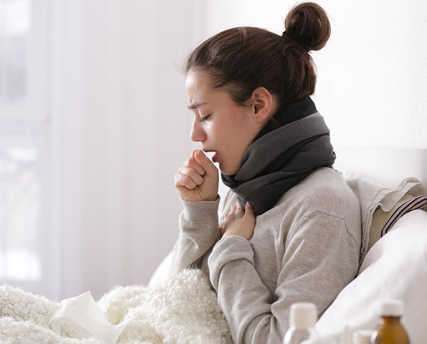 Skimmelsvamp kan udløse allergi lignende symptomer som træthed, hovedpine, irritation i luftvejene og hududslæt